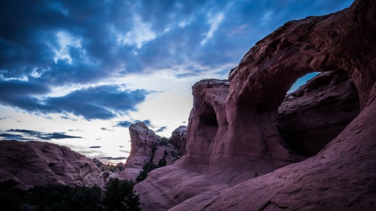 Tapestry Arch at Arches National Park, Utah, USA on northtosouth.us