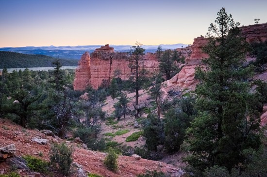 Hiking Arches Trail, Red Canyon, Dixie National Forest, Utah on northtosouth.us