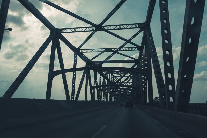 bridge at Missouri border over Mississippi River
